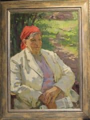 Женщина в красном платке