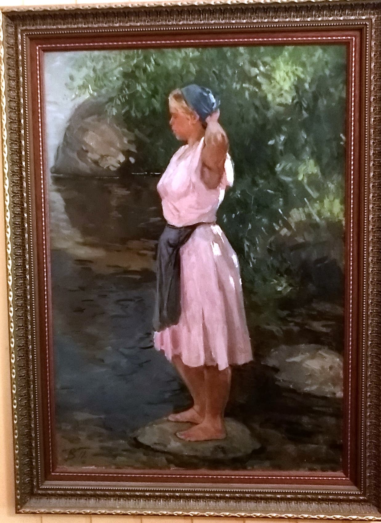 На камне