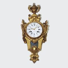 Настенные часы-картель в стиле неоклассицизм