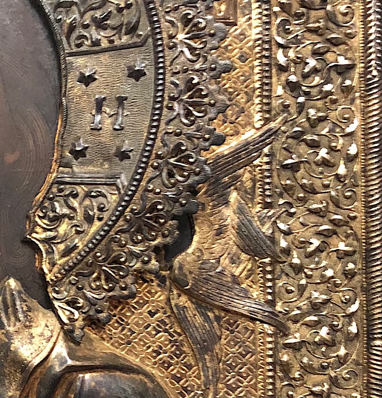 Икона Спас Вседержитель в серебряном окладе и киоте