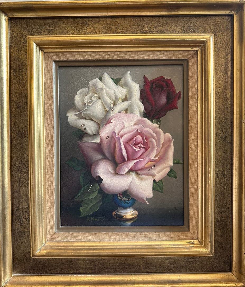 Розы в вазе