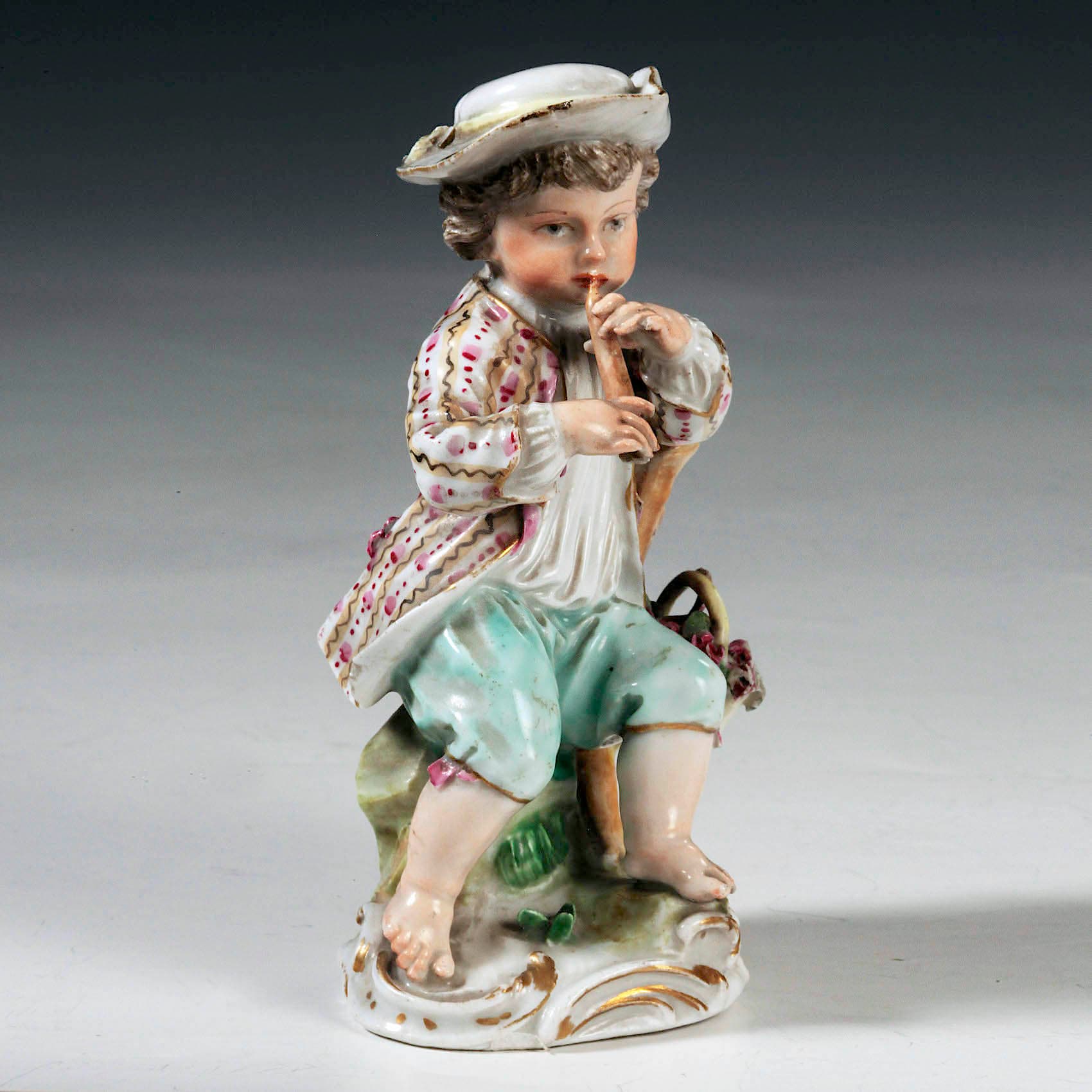 Фарфоровая статуэтка «Мальчик с флейтой» из серии «Дети-садовники»