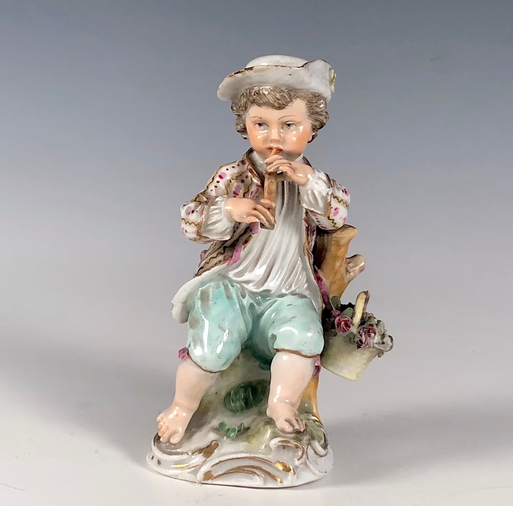 Фарфоровая статуэтка «Мальчик с флейтой» из серии «Дети-садовники»