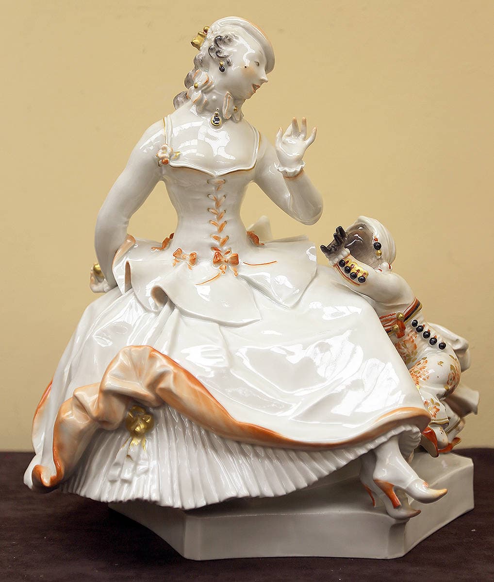 Статуэтка “Дама с негритенком”