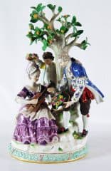 статуэтка "романтический сюжет под яблоней"