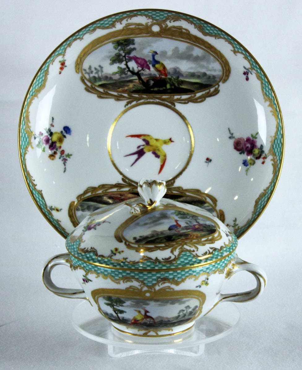 Чашка с блюдцем для горячего шоколада