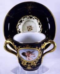 чашка с блюдцем для горячего шоколада