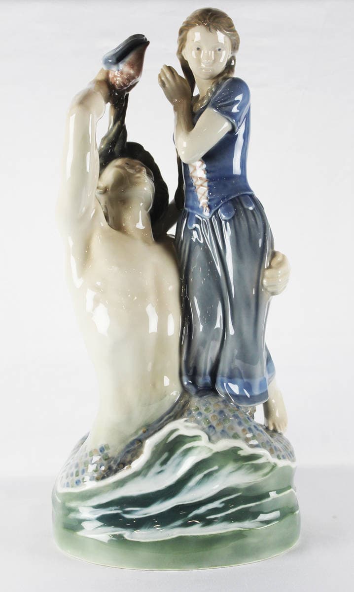 Статуэтка в стиле модерн “Влюбленные девушка Агнете и водяной”