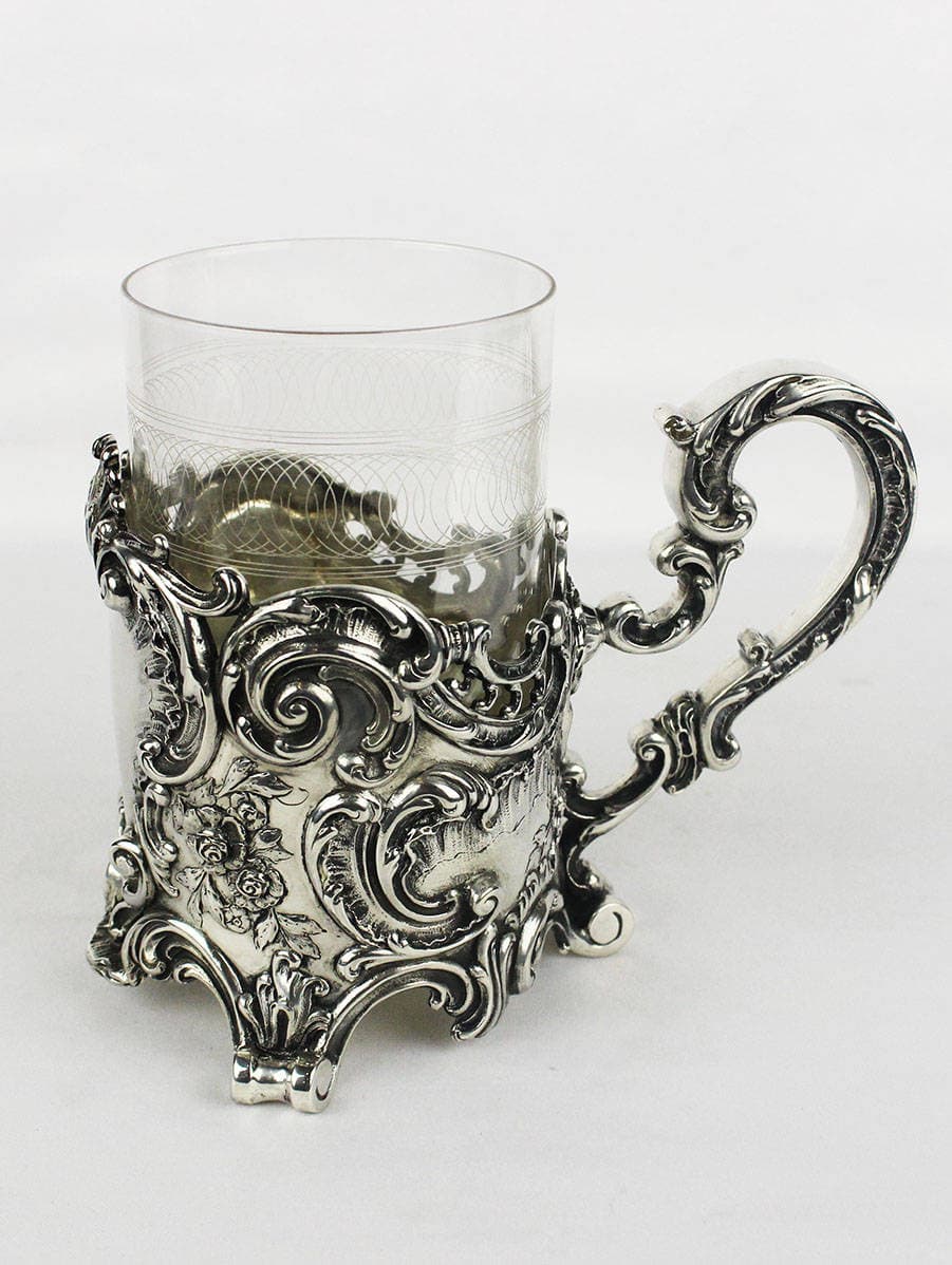 Серебряный подстаканник в стиле рококо