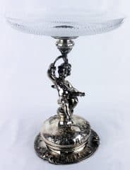 Серебряная ваза для фруктов с фигуркой путти