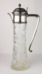 Серебряный кувшин с декором в виде пальметт