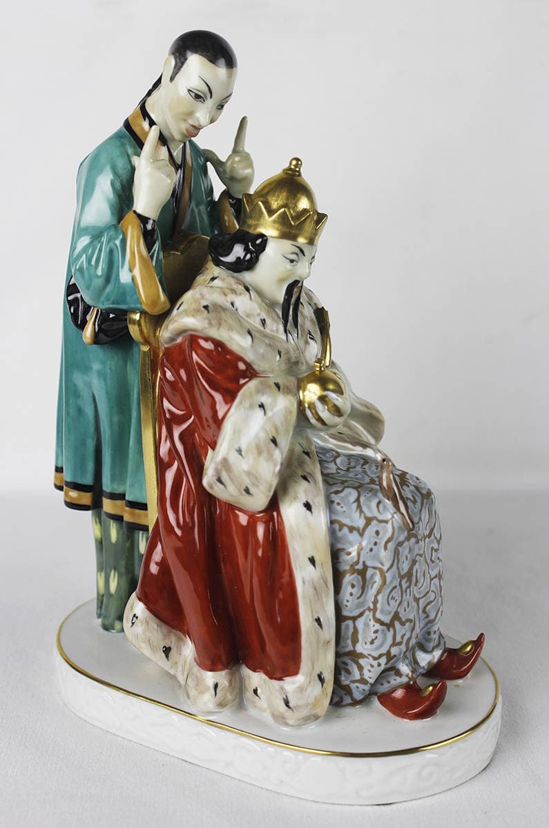 фарфоровая статуэтка “Китайский император”