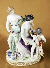 фарфоровая статуэтка "Аллегория любви"