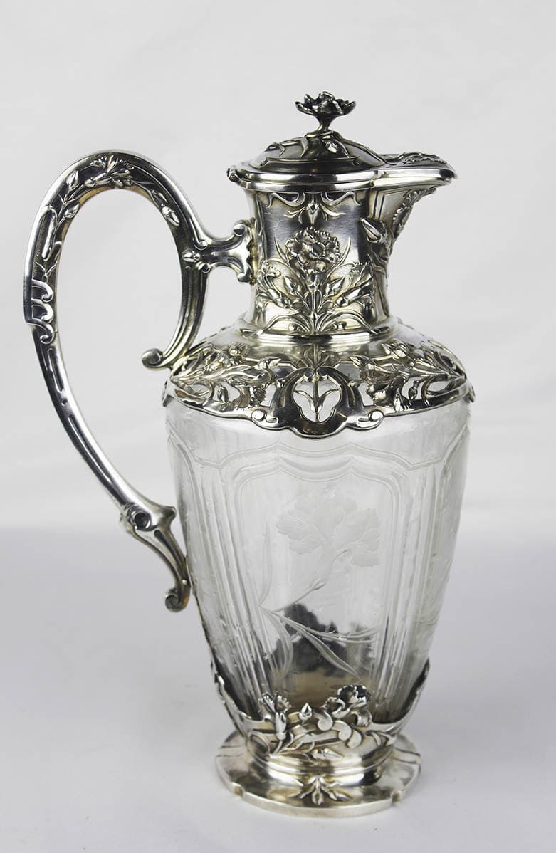 Старинный серебряный графин в стиле модерн