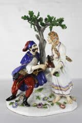 Фарфоровая статуэтка "Крестьянка и солдат"