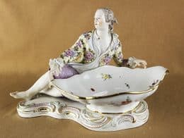 Фарфоровая статуэтка "Юноша с блюдом"