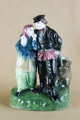 Старинная фаянсовая статуэтка "Влюблённая парочка"