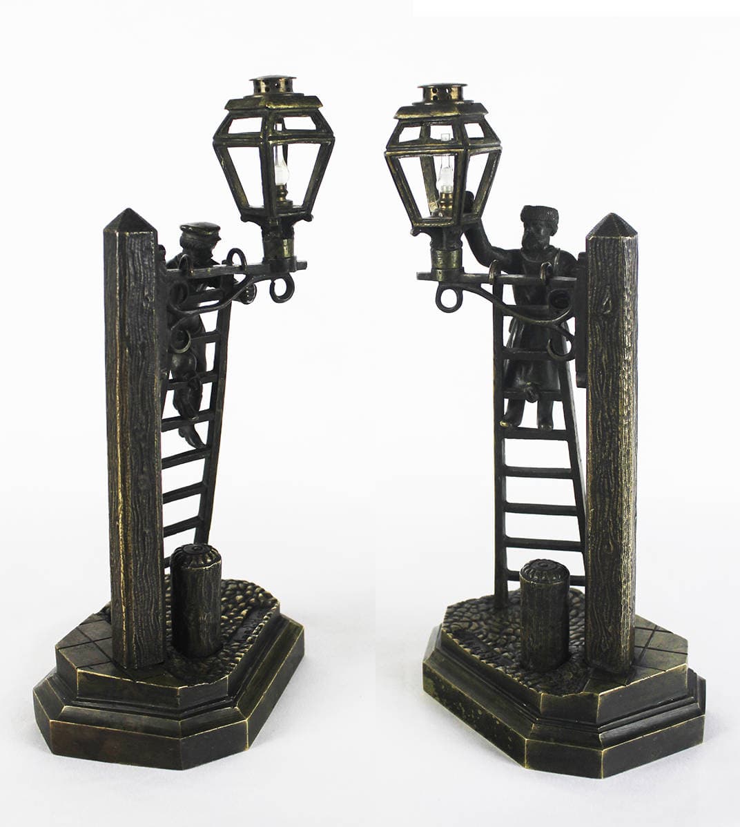 Антикварные парные бронзовые скульптуры “Фонарщики”