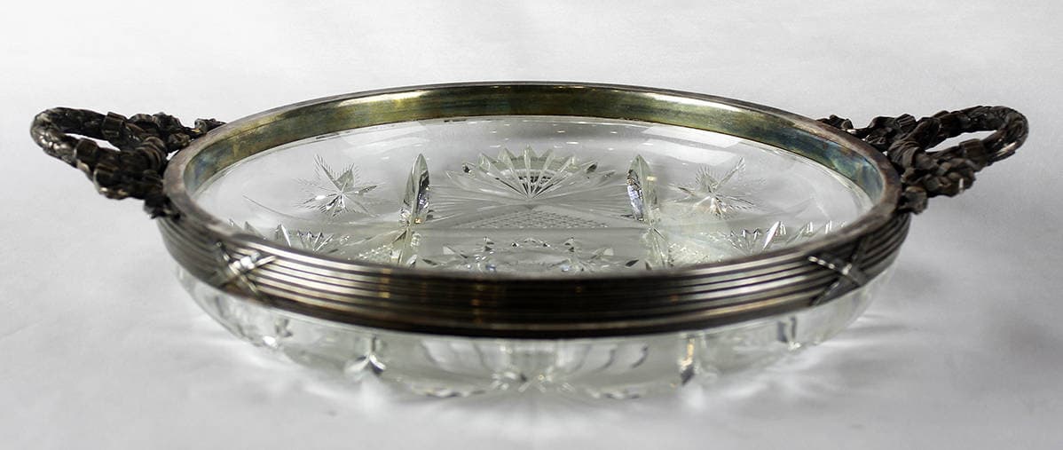 Антикварная ваза для фруктов