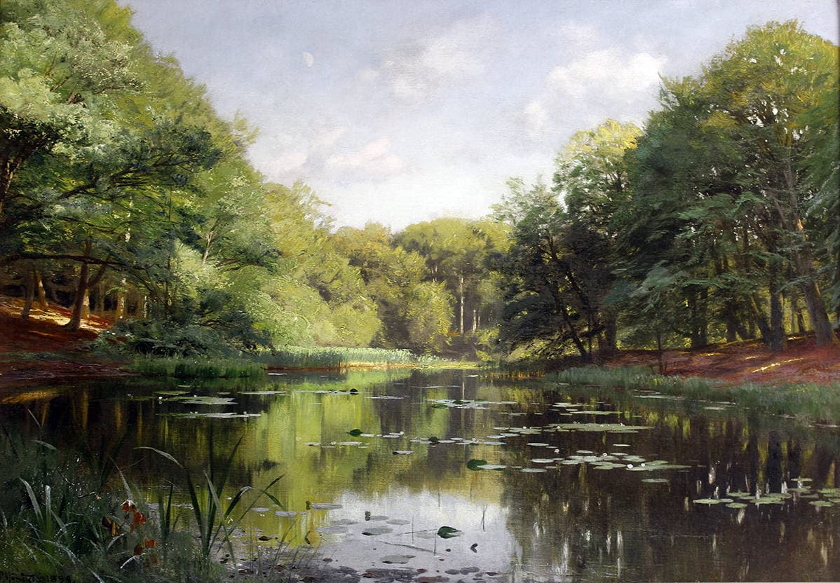 Закат над озером