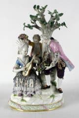 Статуэтка "Романтический сюжет под деревом"