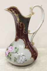 Фарфоровый кувшин с изображением птиц и цветов