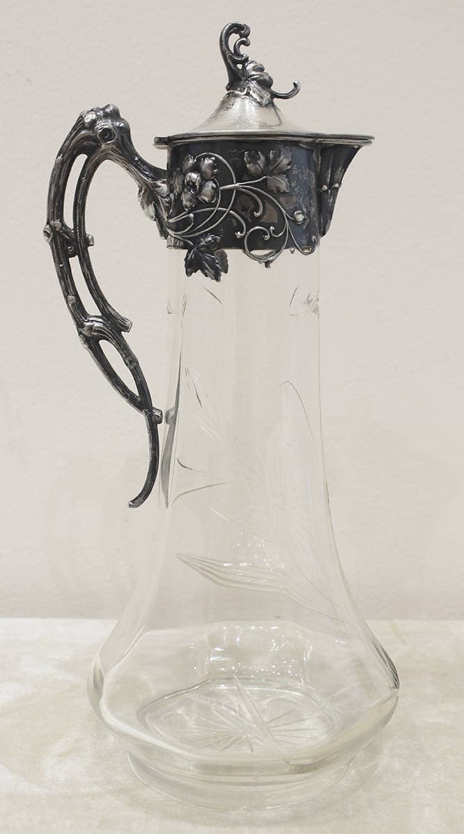 Серебряный кувшин для вина с флоральным декором