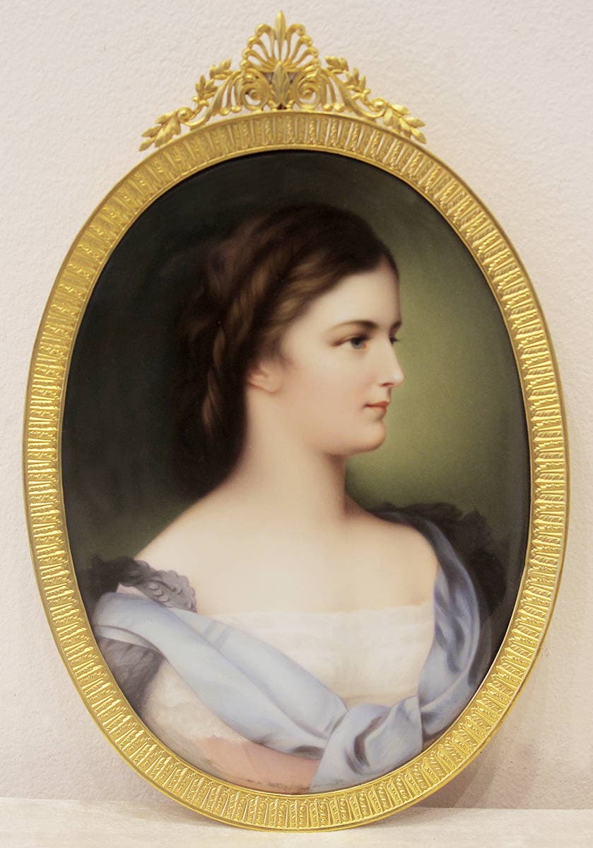 Фарфоровый пласт “портрет императрицы Австрии Елизаветы Баварской” (по оригиналу Франца Шроцберга)