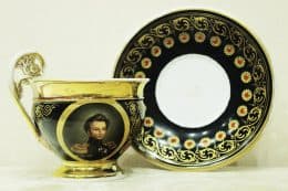 Чайная пара с портретами маршалов антинаполеоновской коалиции в медальонах в стиле ампир