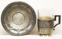 Подстаканник с блюдцем в неоклассическом стиле с лебедями