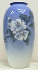 Ваза с изображением цветущей яблони