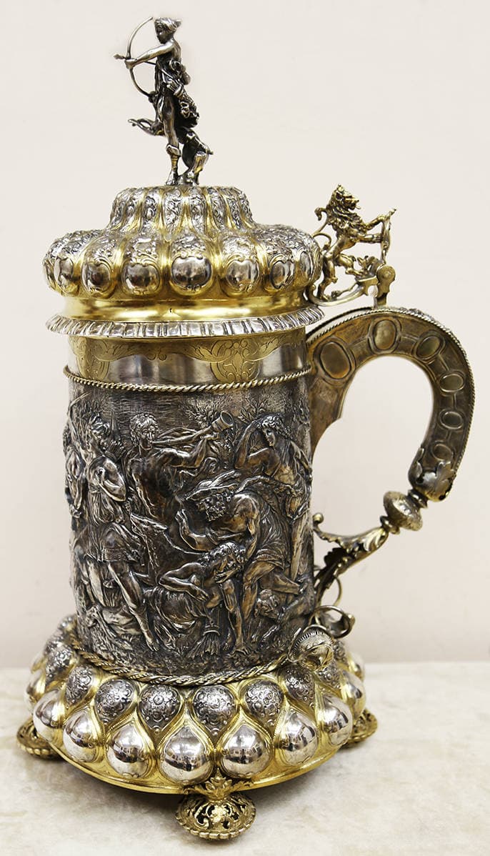 Большая пивная кружка с изображением богини охоты Дианы