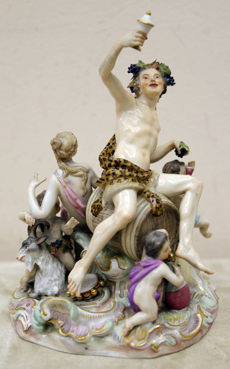 Старинная статуэтка “Бог вина и виноделия Бахус со свитой”