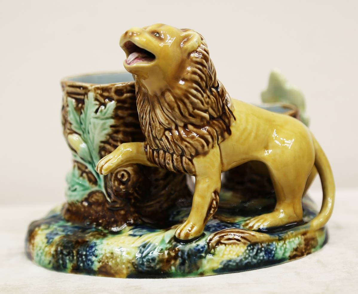 Старинная карандашница “Лев”