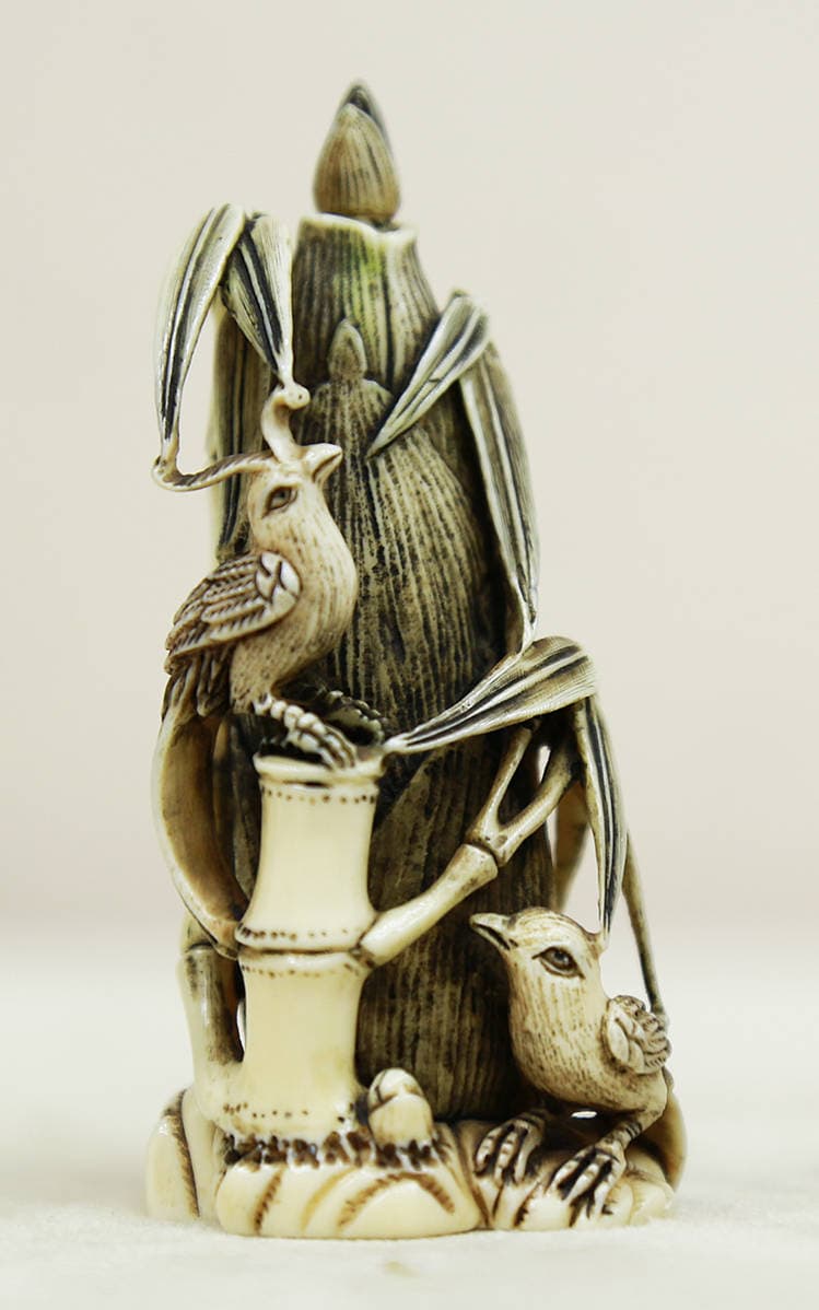 Окимоно в виде флакончика с ложечкой с попугаями на початках кукурузы