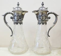 Парные кувшины украшенные пальметтами