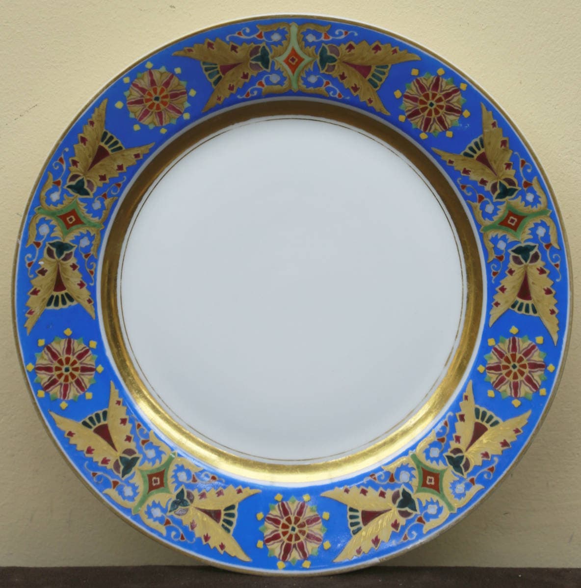 Тарелка из Готического сервиза