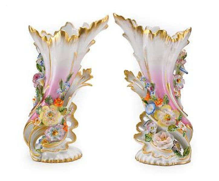 Вазы парные в форме рога изобилия