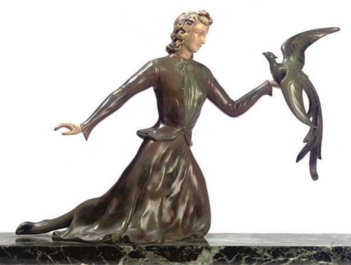 Женщина с птицей