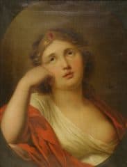 Девушка с диадемой на голове