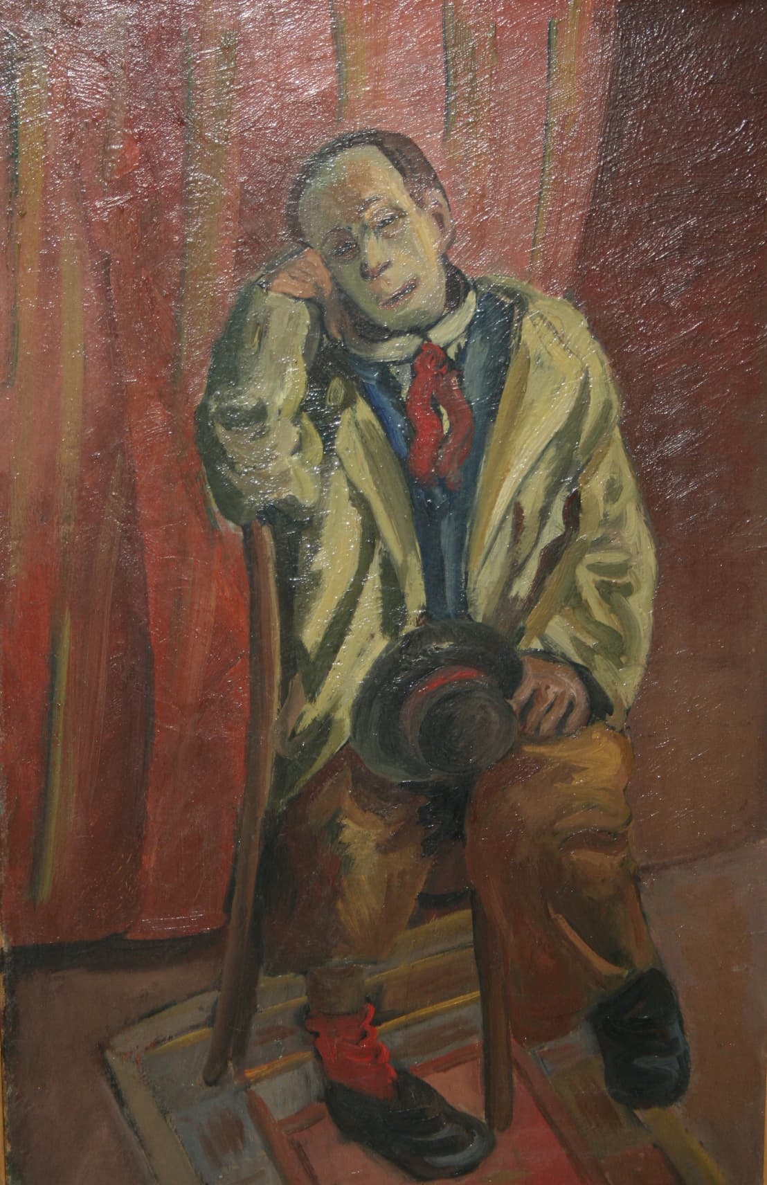 Мужчина на стуле