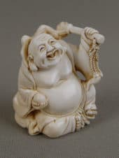 Нэцке «Хотей с персиком долголетия»