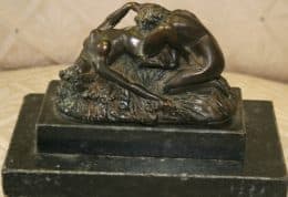 Две девушки