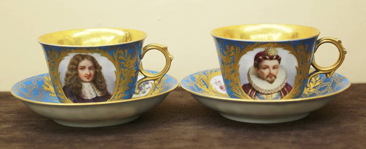 Старинные чашки (чайные пары)