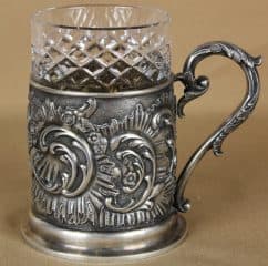 Подстаканник в рокайльном стиле