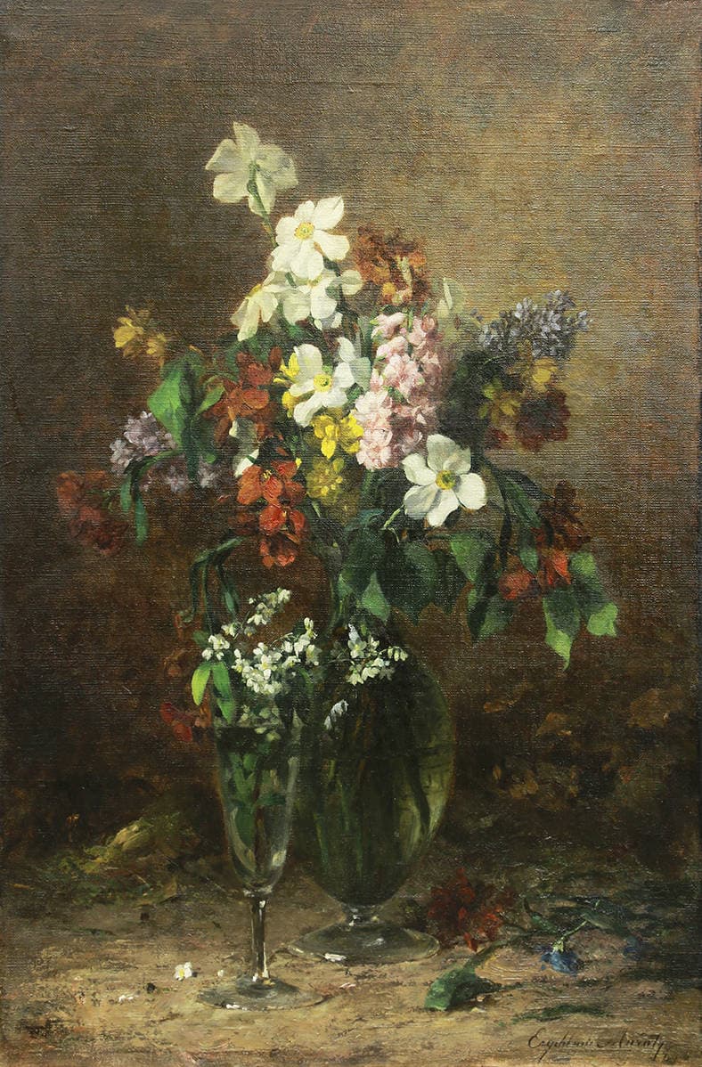 Весенние цветы в стеклянной вазе