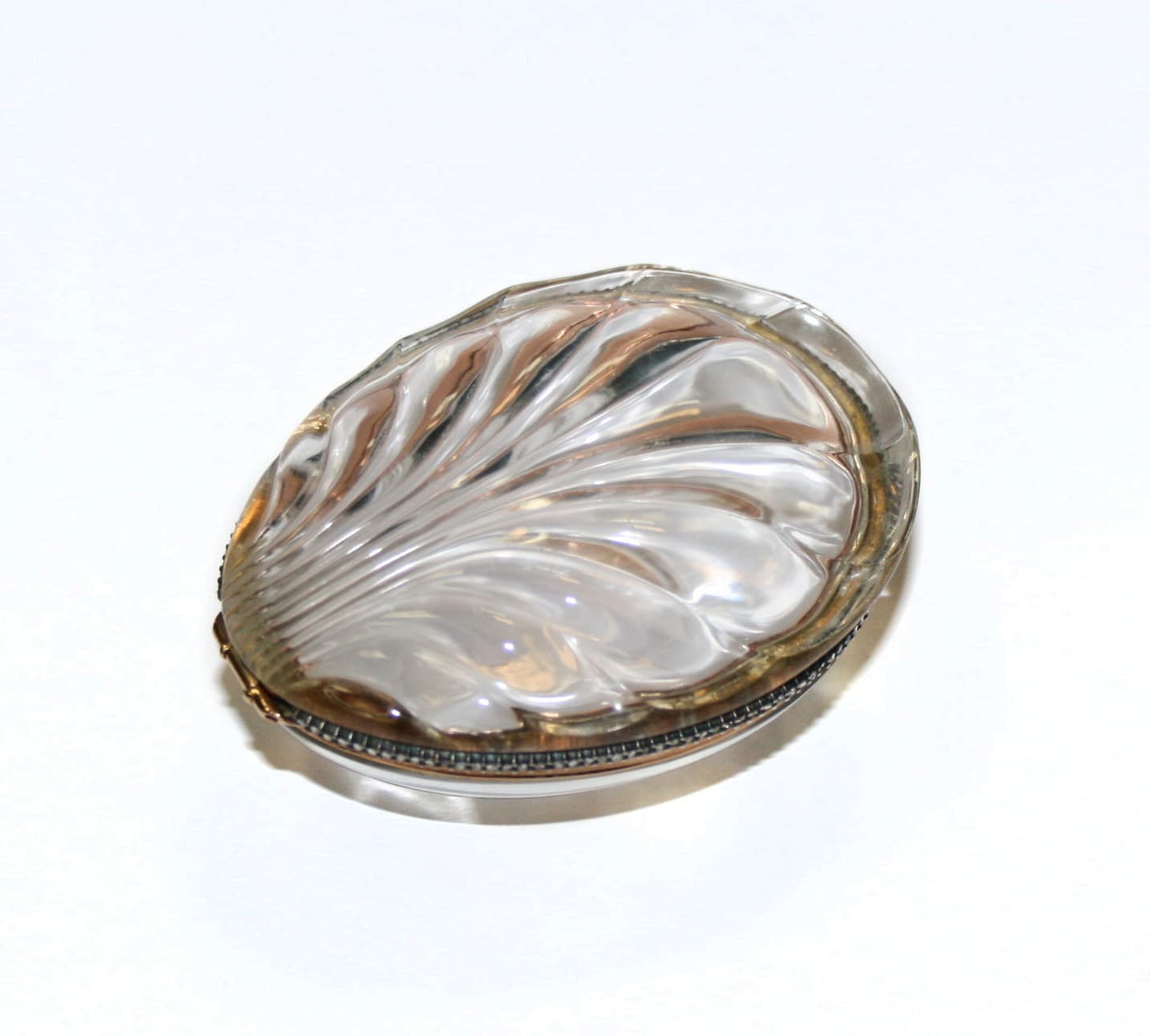 Бонбоньерка в форме раковины