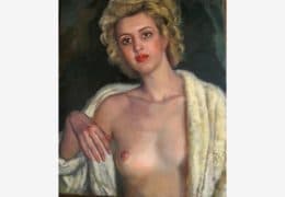 Обнаженная в халате