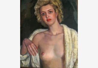 Обнаженная в халате