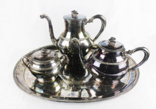 Старинный серебряный чайно-кофейный сервиз из 4 предметов